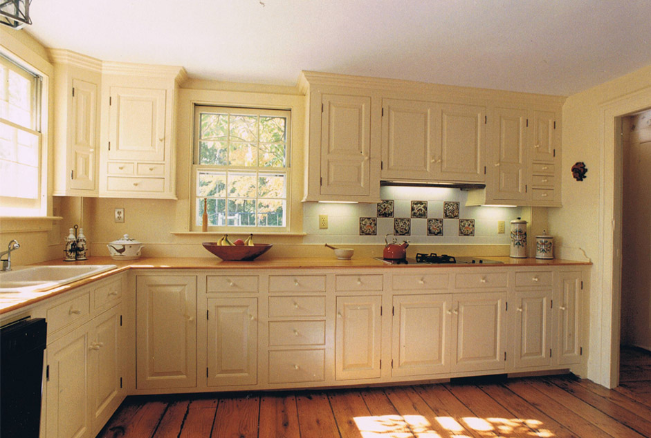 Full cream kitchen cabinet installation, upper and lower runs