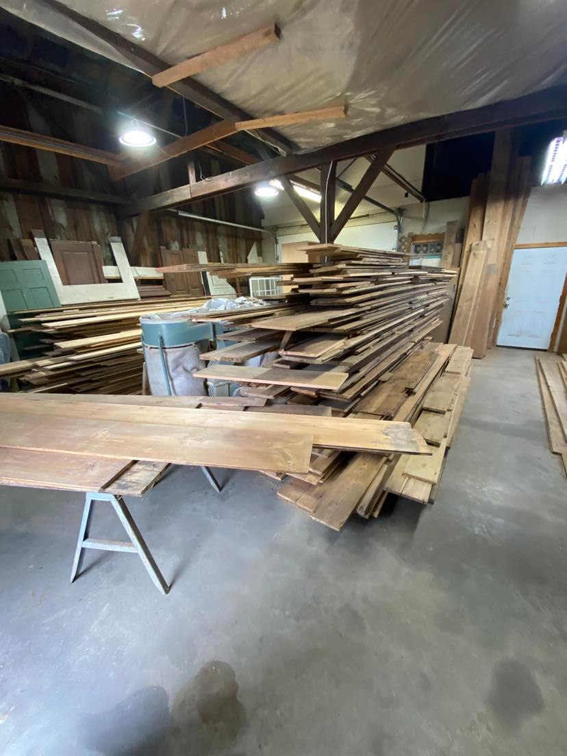 Double-door cabinet with X-pattern lower panels