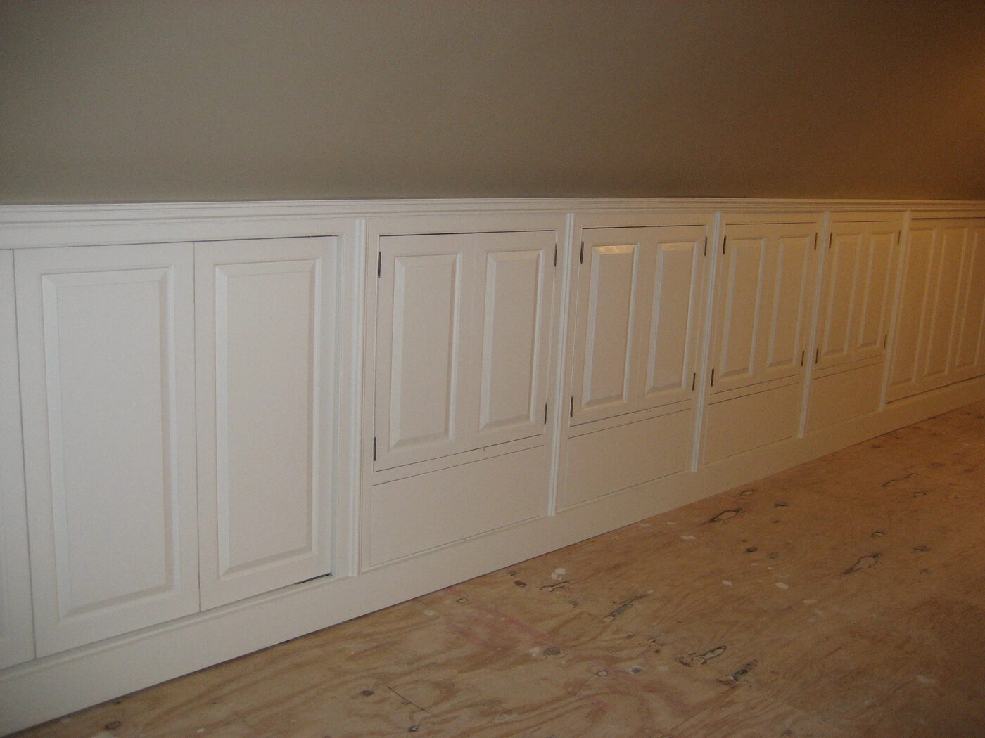 Upper open shelving above lower cupboard base, natural finish